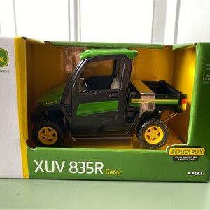 John Deere XUV 835R Gator Toy - Green and Yellow